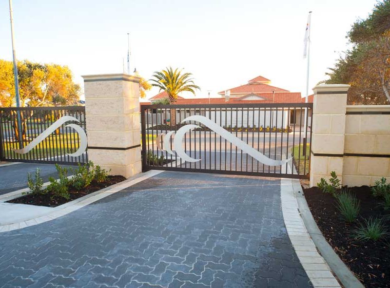 automatic commercial gates and fencing in Perth