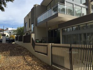 aluninium slat fencing at a modern home