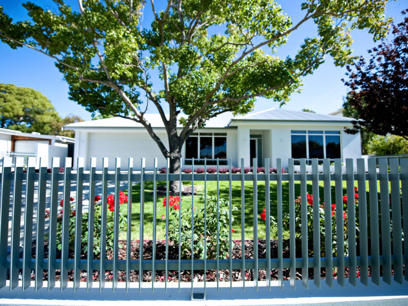 Louvre aluminium Fence in a Perth Garden